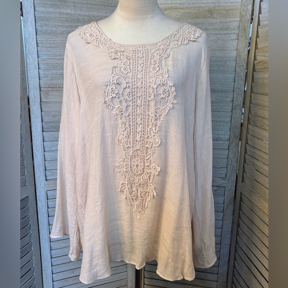 SPENCE WOMAN SZ 1X Cream colored Boho/Peasant Style Top Crochet Front LongSleeve